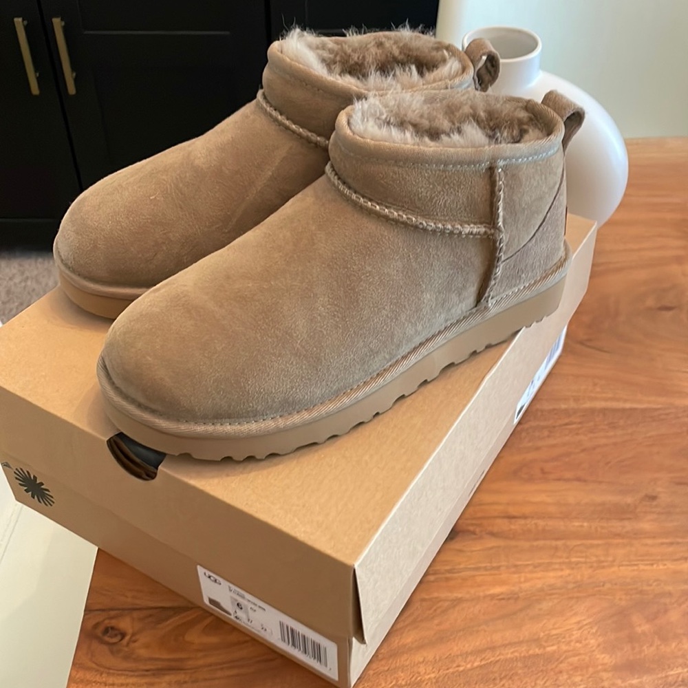 Ugh Classic Ultra Mini -Antelope SOLD OUT